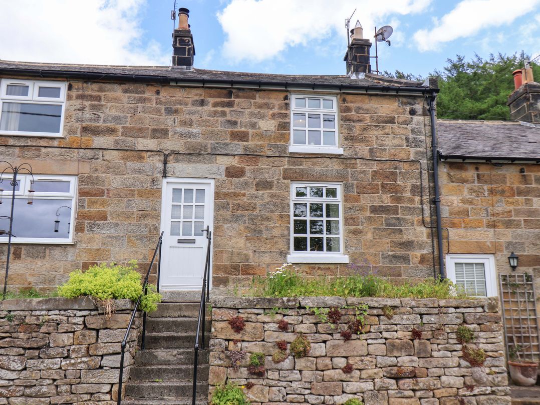 5 Hollins Cottages