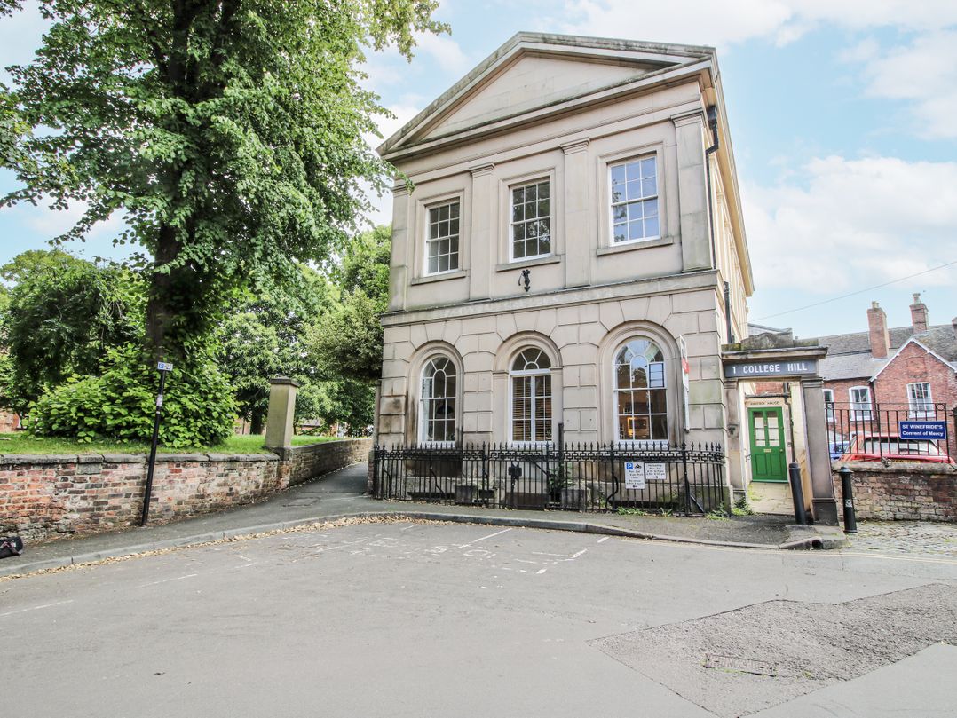 1C College Hill