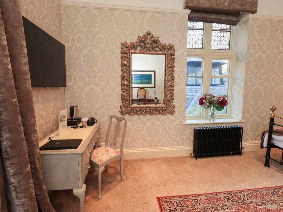 Summerlands Hall Gothic Apartment