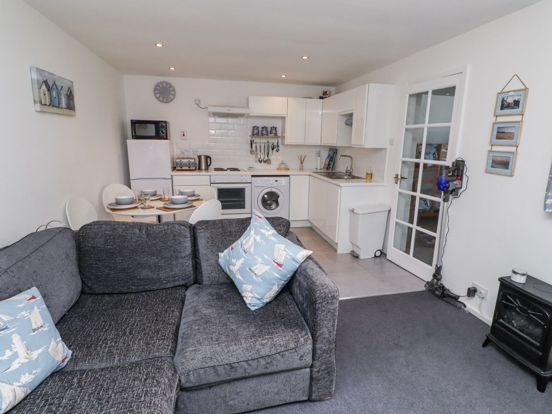 51 Longstone Park