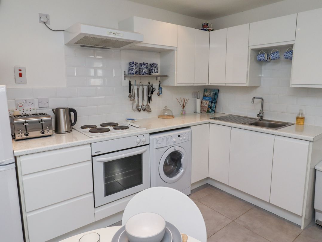 51 Longstone Park