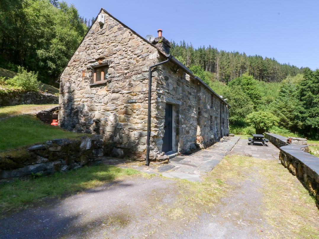 Ty Newydd