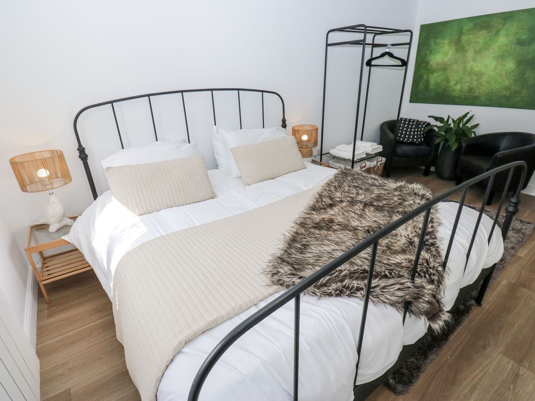 Canal View Apartment