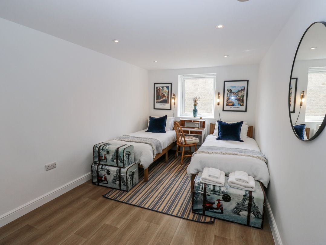 Canal View Apartment