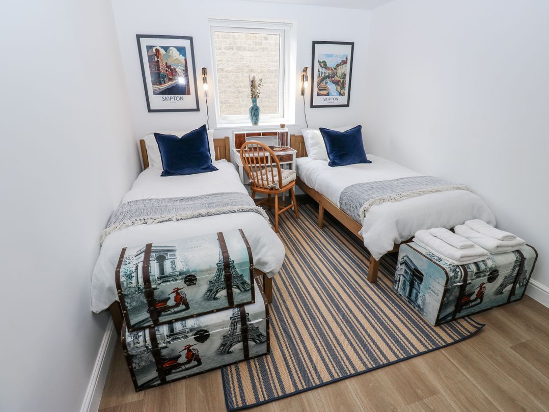 Canal View Apartment