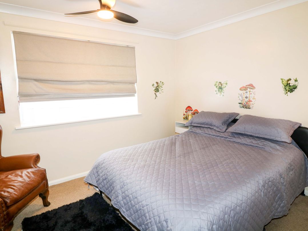 5 Overstone Drive