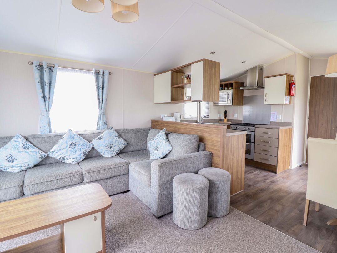 Sea Breeze C38 Dyffryn Seaside Estate