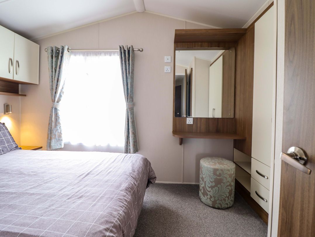 Sea Breeze C38 Dyffryn Seaside Estate