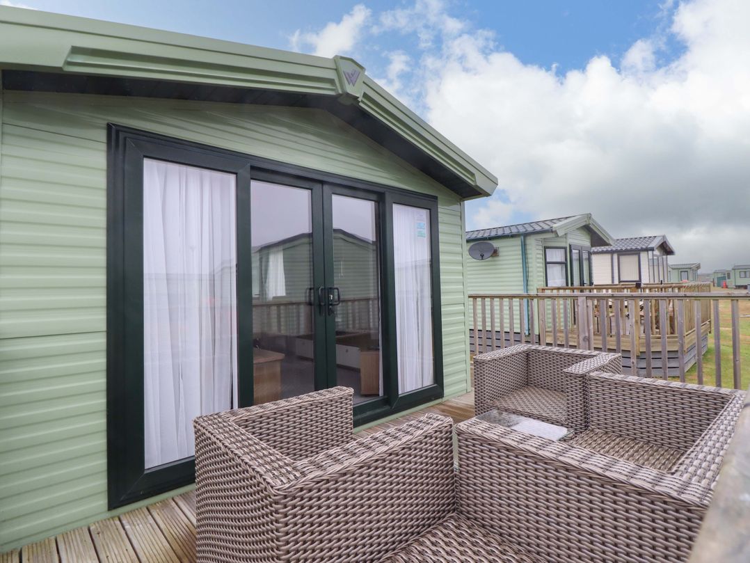 Sea Breeze C38 Dyffryn Seaside Estate