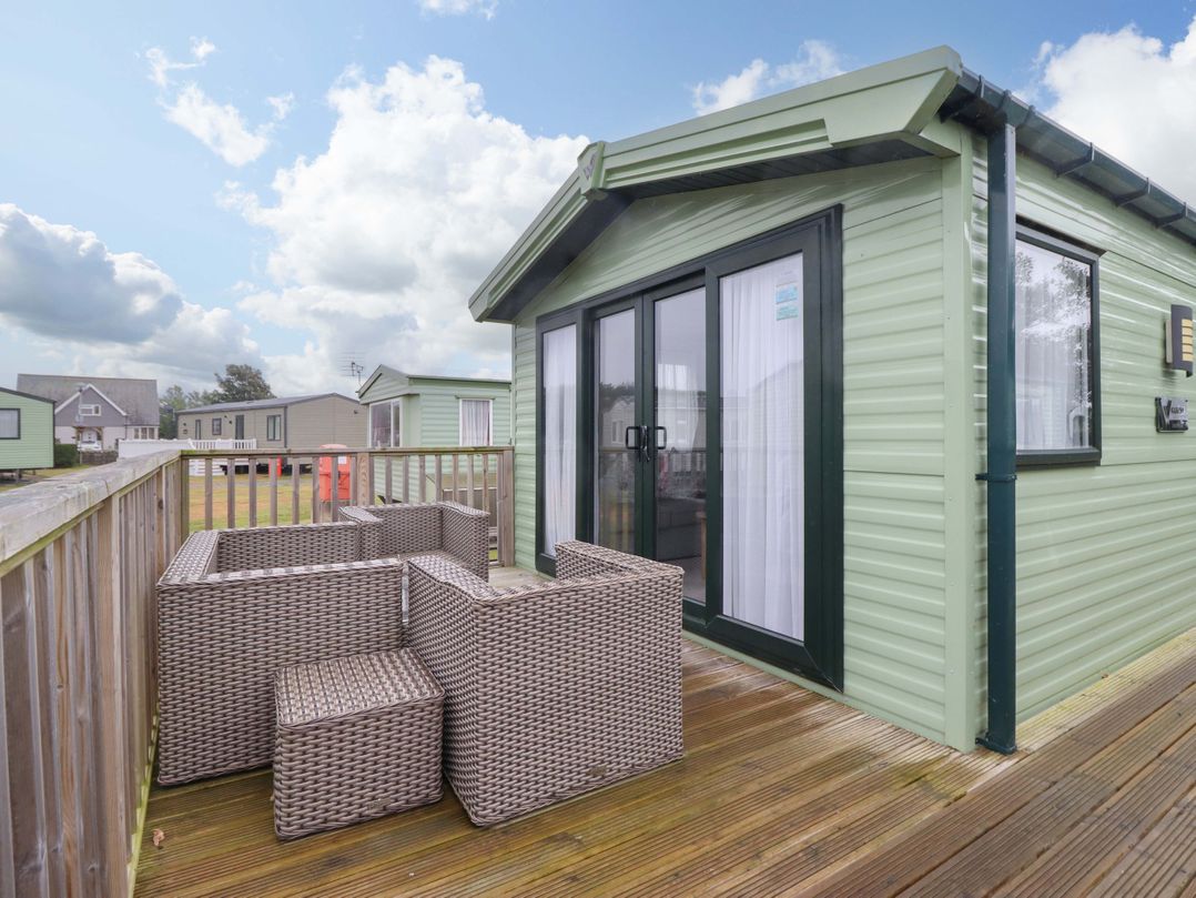 Sea Breeze C38 Dyffryn Seaside Estate