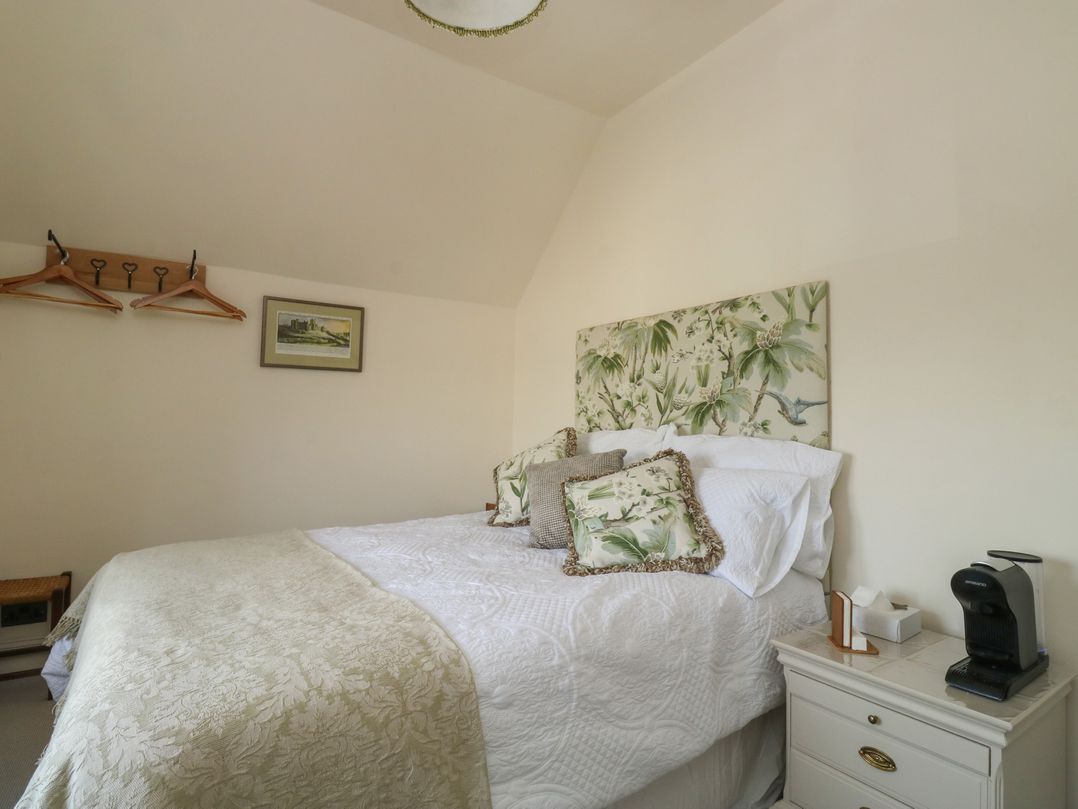 Tracey Cottage