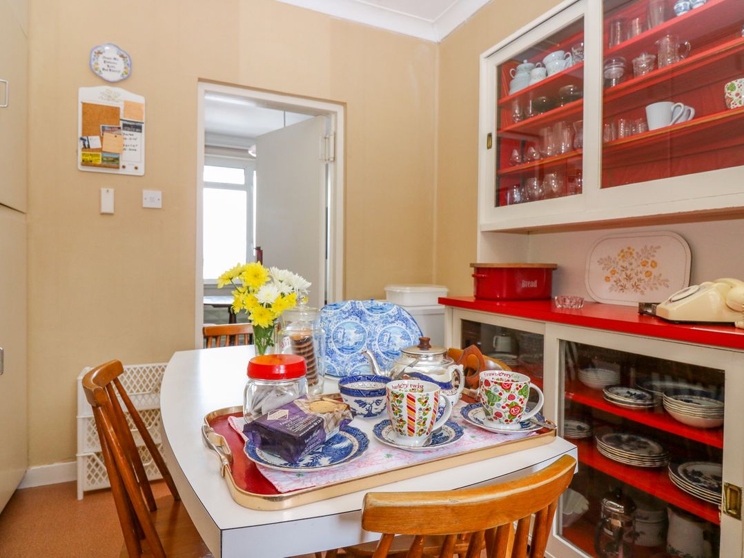 Bay View Apartment