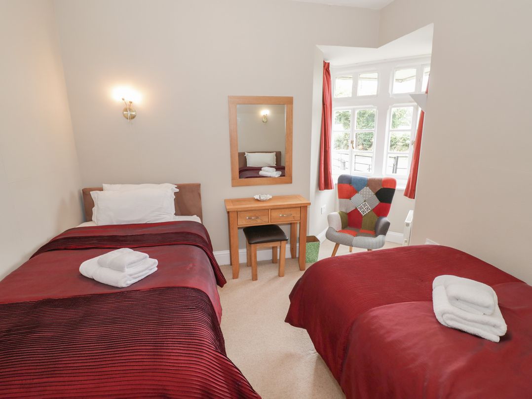 Raglan Lodge