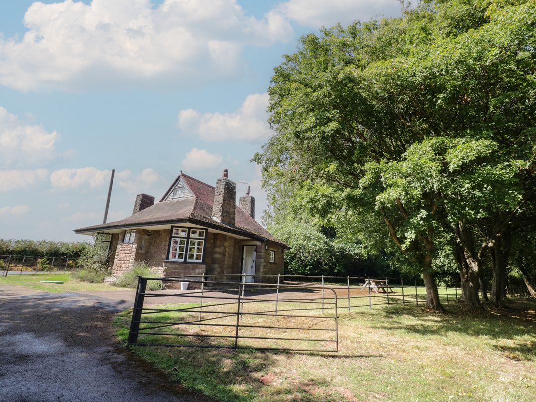 Raglan Lodge