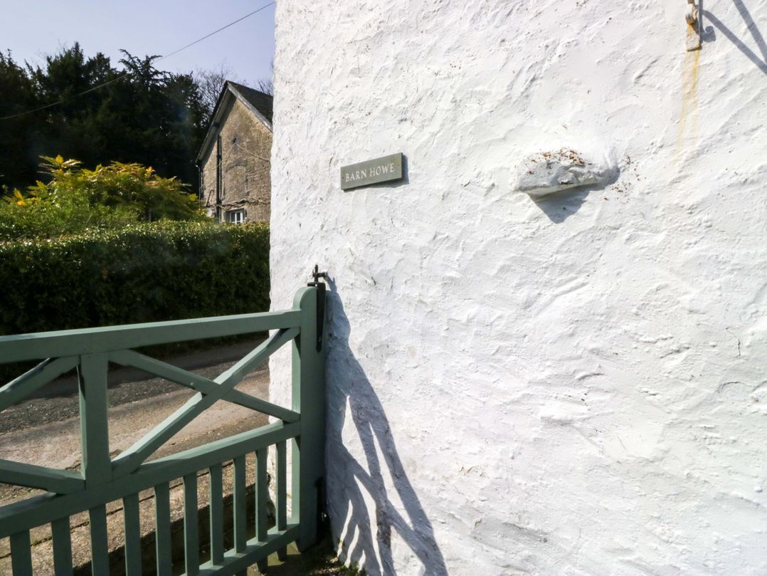 Barn Howe