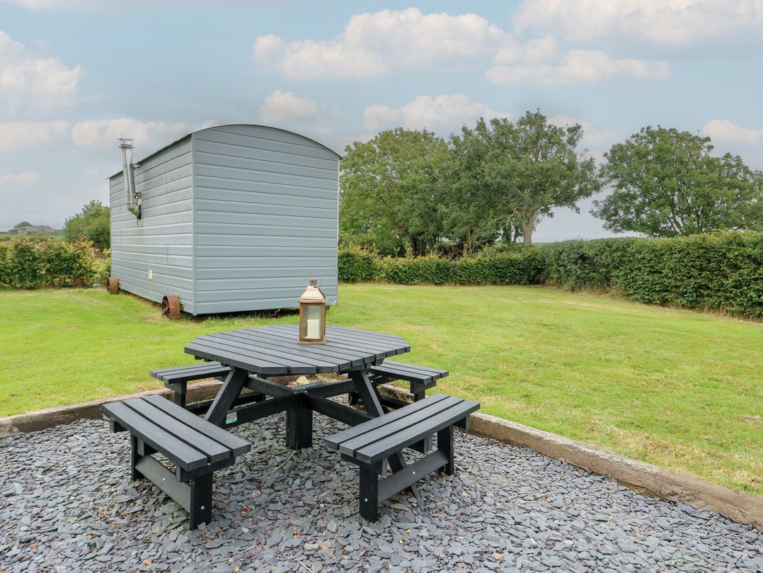 Seiriol Shepherds hut