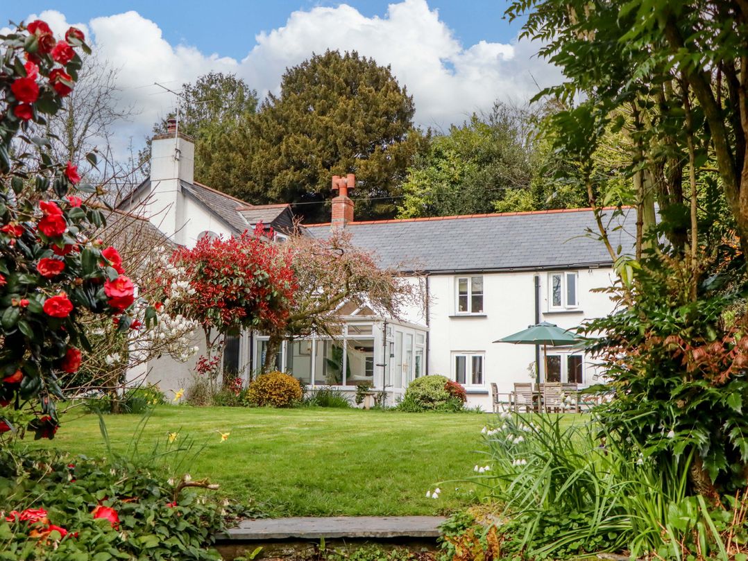 Town Farm Cottage, Barnstaple - Sleeps 8 guests