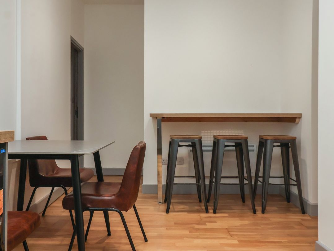 Apartment 10