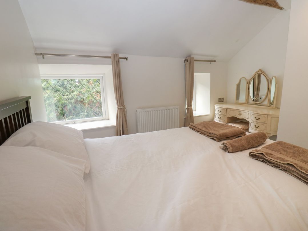 11 Hollin Well Cottage