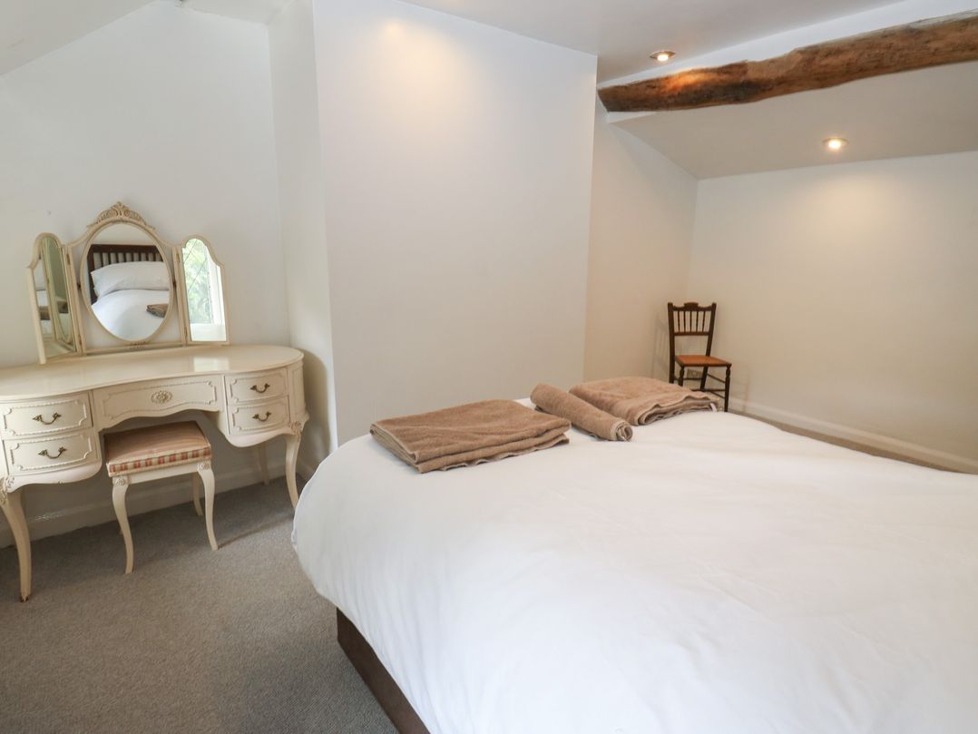 11 Hollin Well Cottage