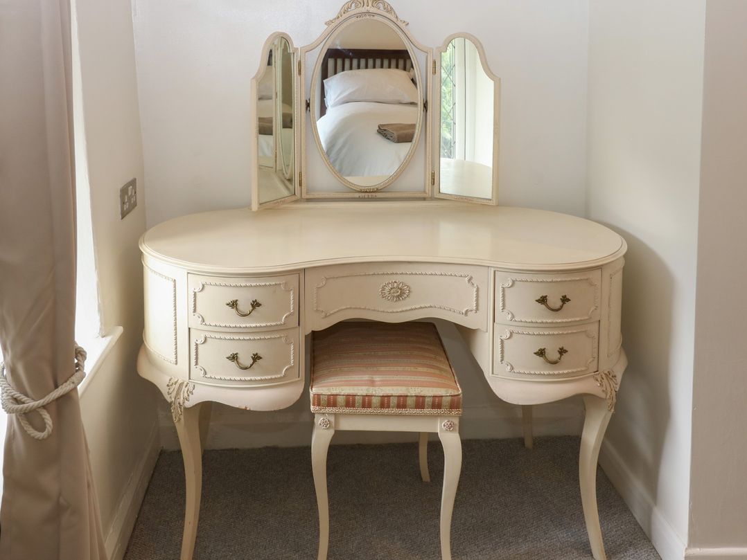 11 Hollin Well Cottage