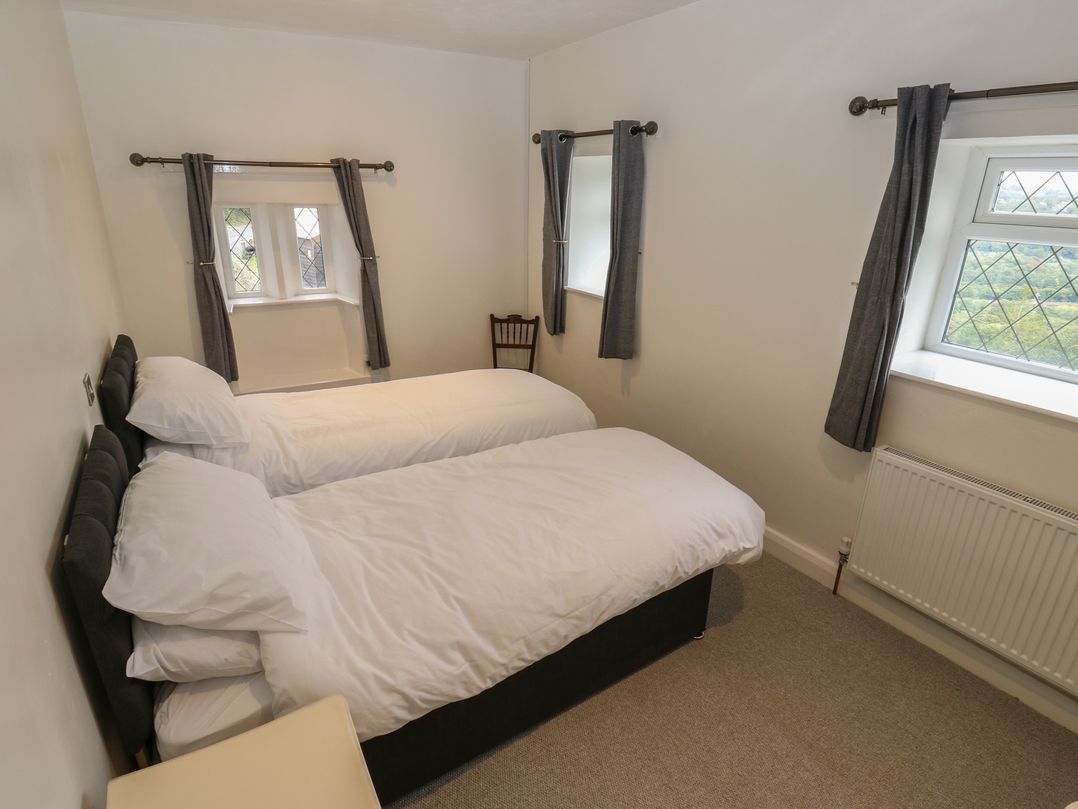 11 Hollin Well Cottage