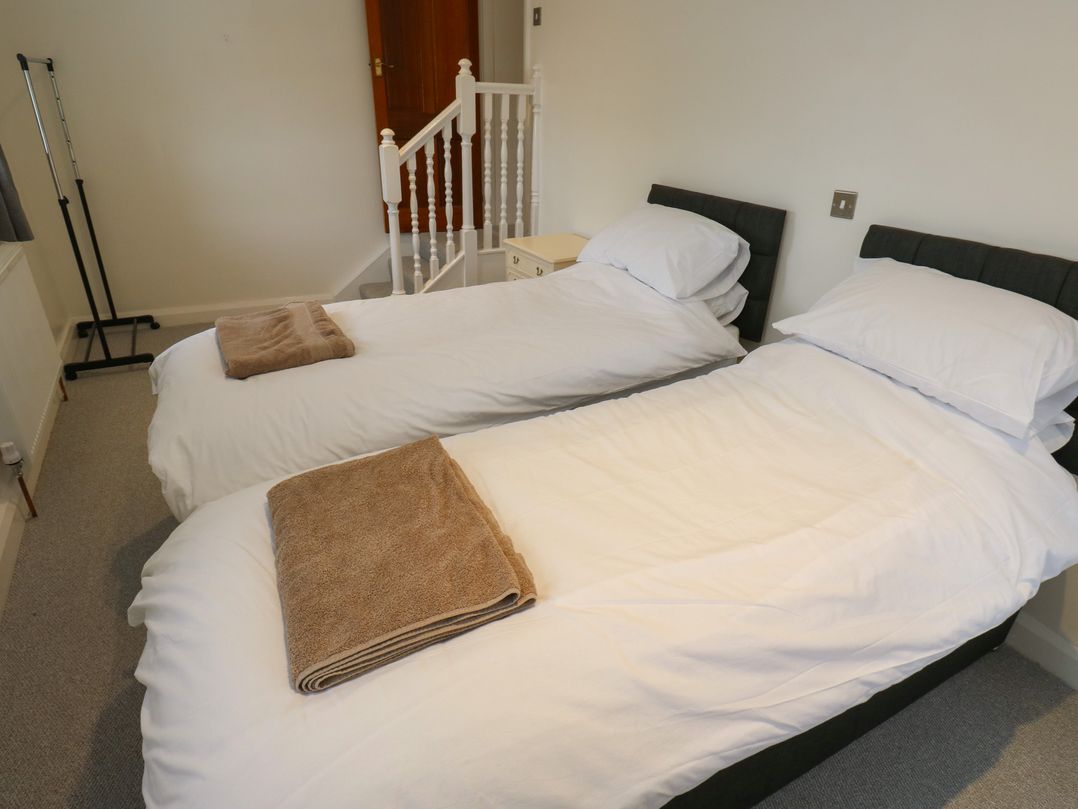 11 Hollin Well Cottage