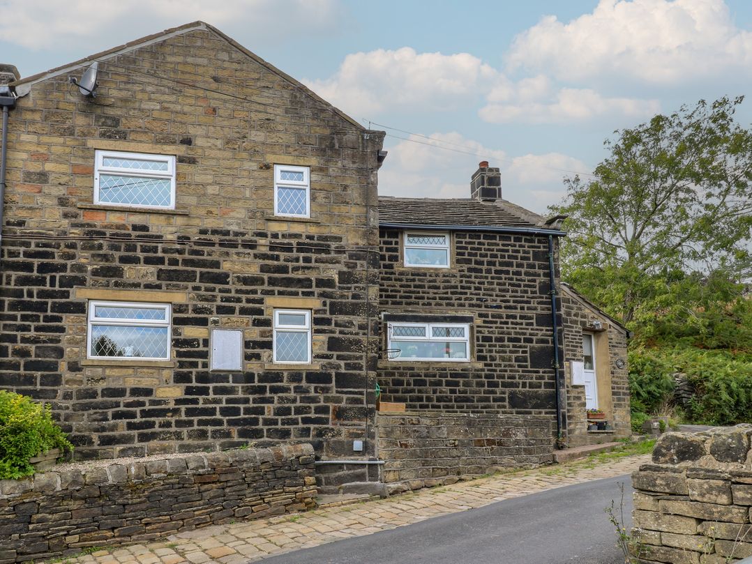 11 Hollin Well Cottage