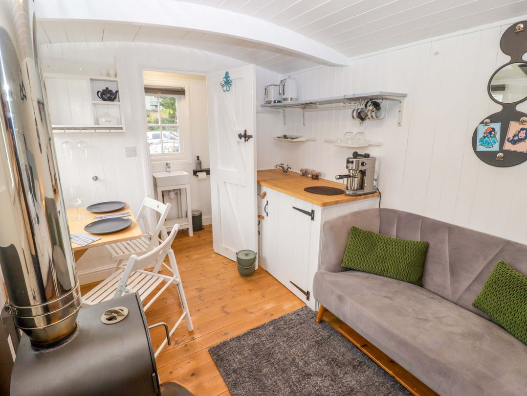 King's Cwtch Shepherd's Hut