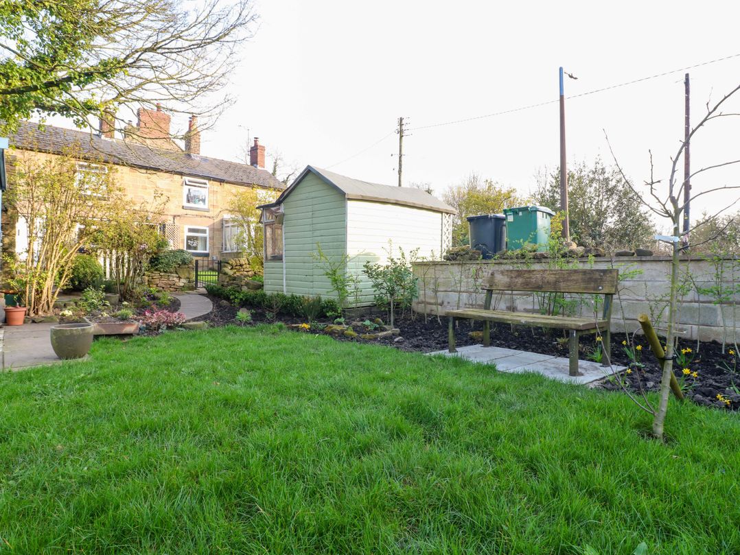 5 Belper Lane End