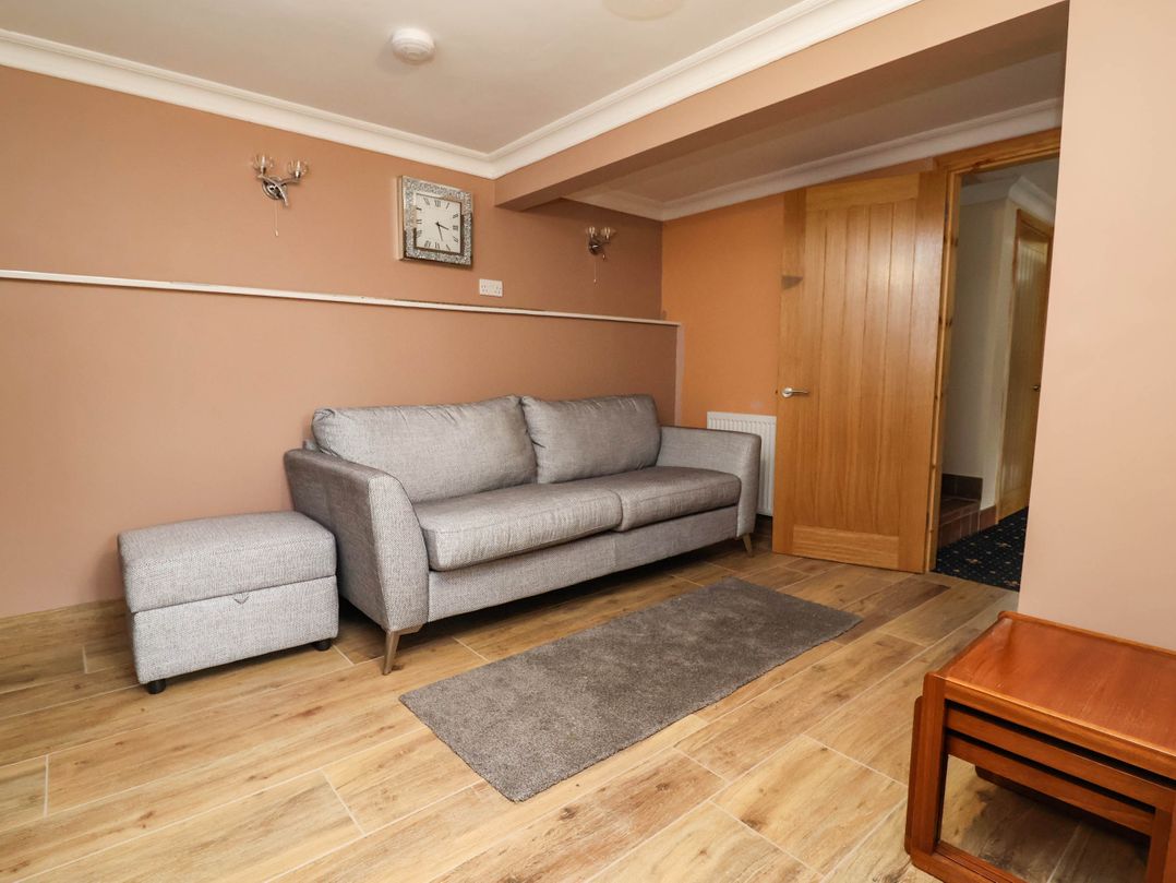 Ty Cerrig Apartment