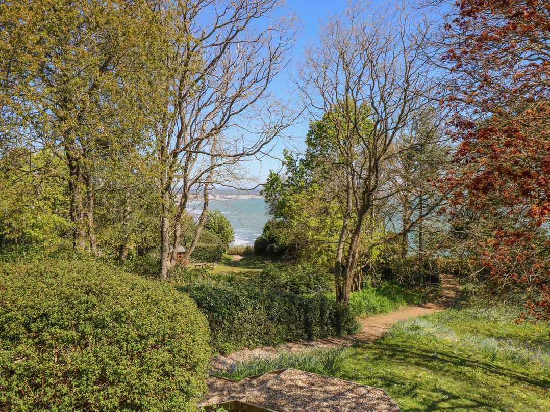 6 Priory