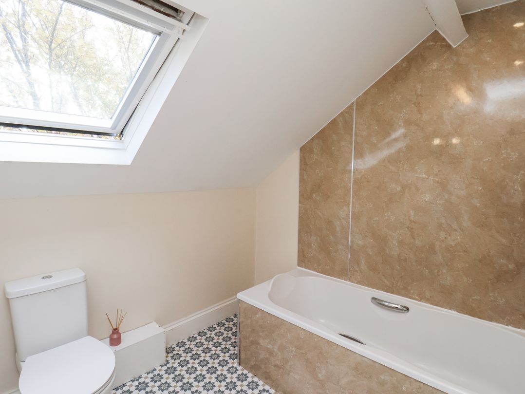 2 High Stakesby Cottages