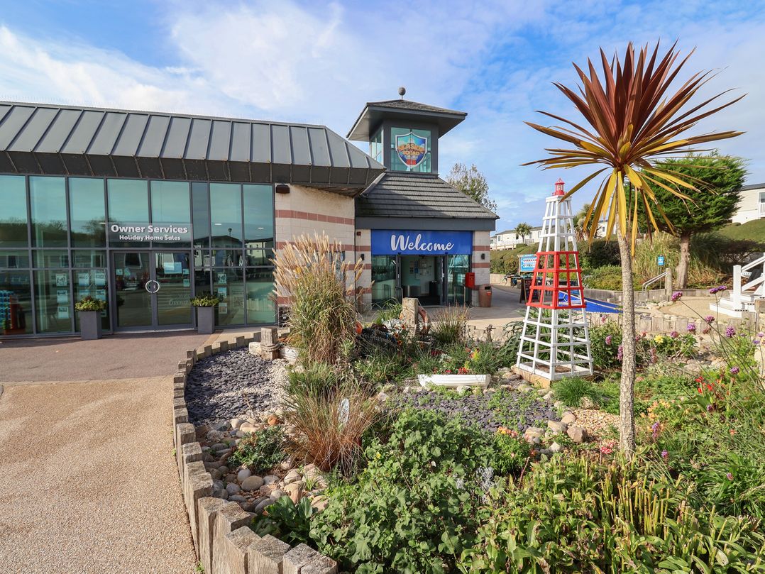 39 Greenlands, Littlesea Holiday Park