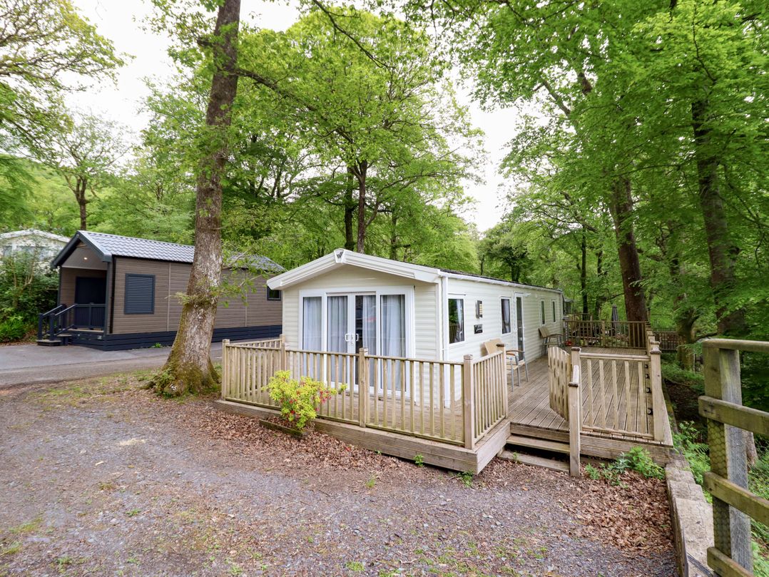145 Woodside View