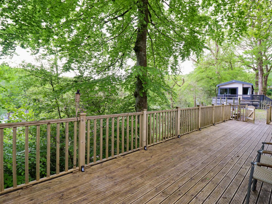 145 Woodside View