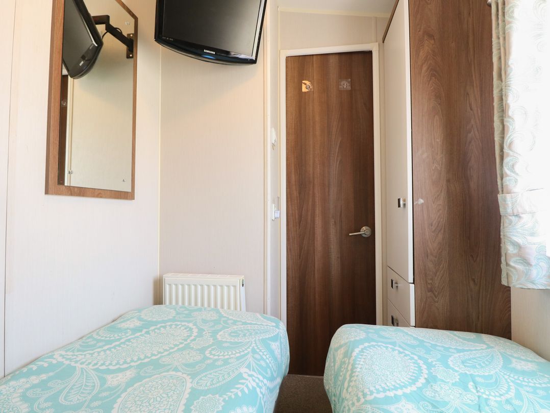 Hopton Holiday Village - Holiday Accommodation 632
