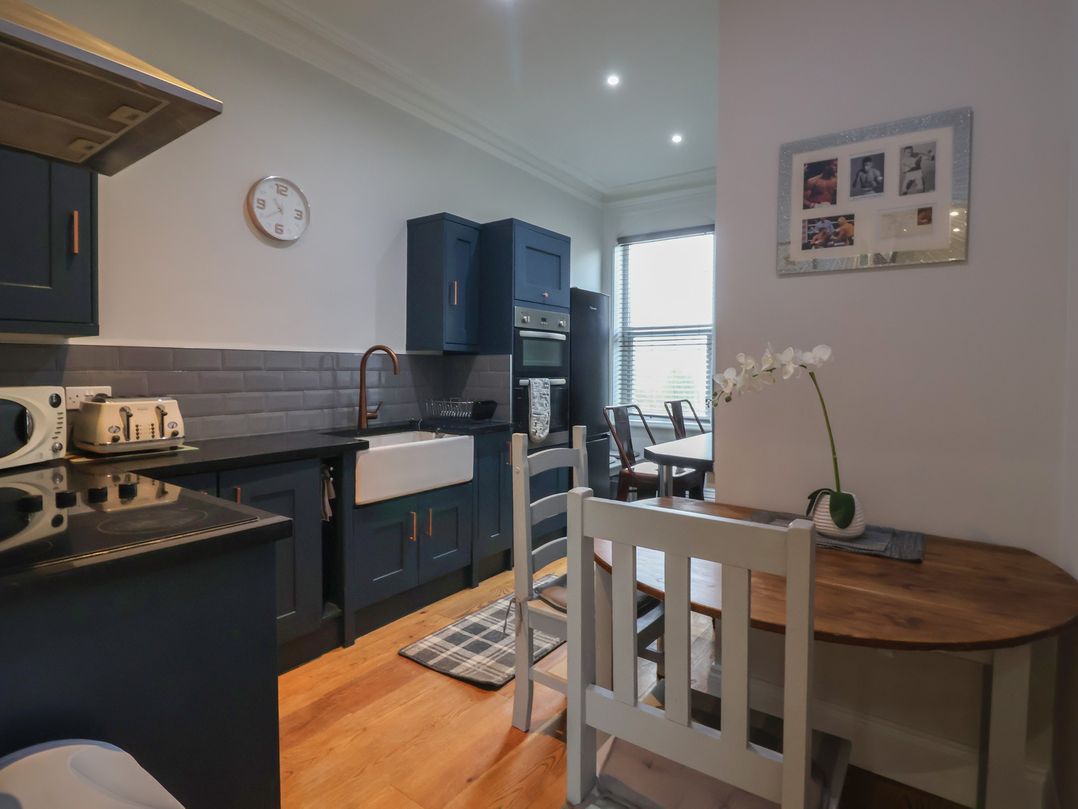 Flat 2 23 Hyde Park Road