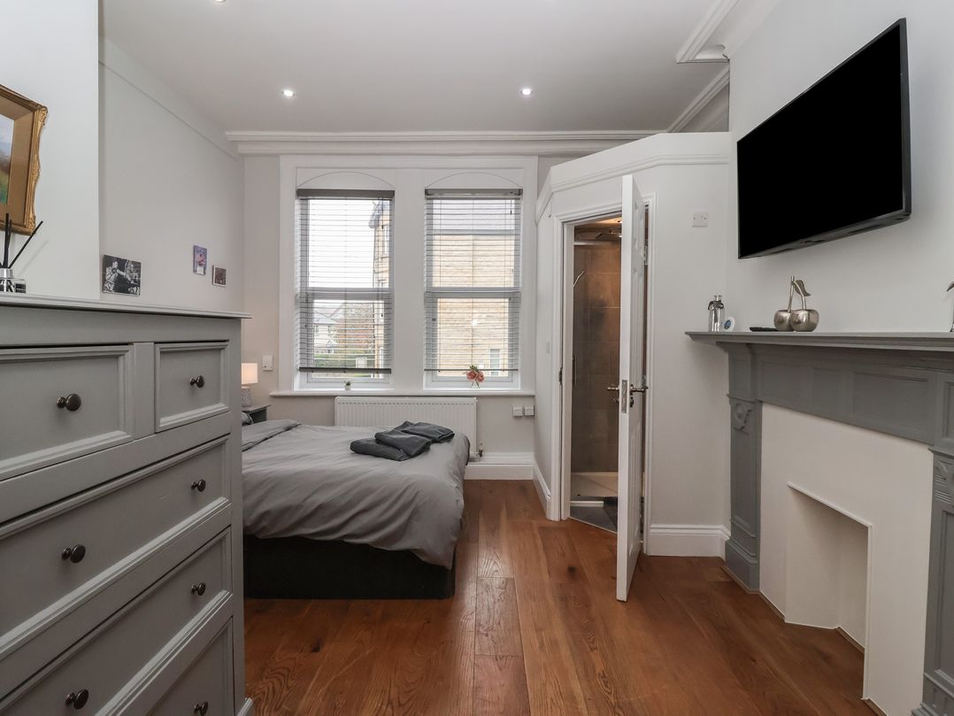 Flat 2 23 Hyde Park Road