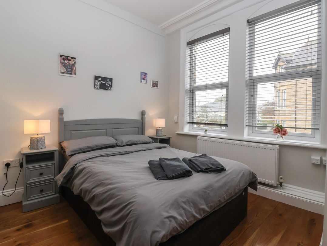 Flat 2 23 Hyde Park Road