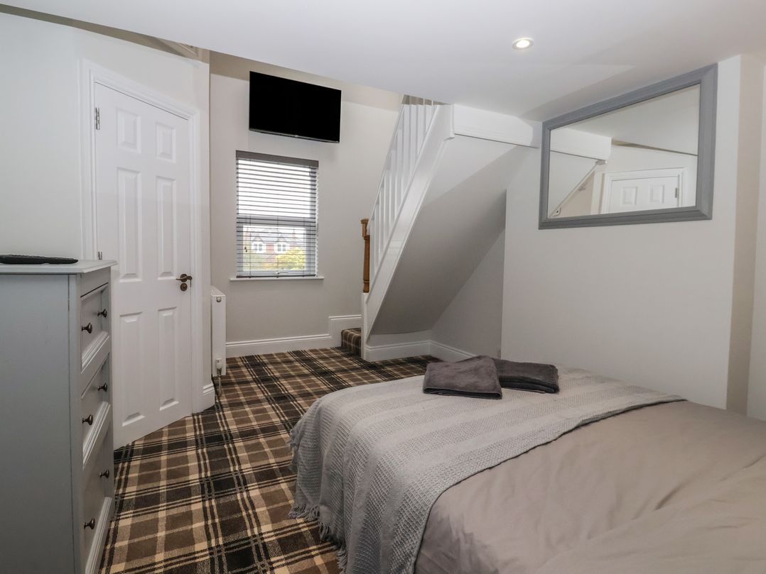 Flat 2 23 Hyde Park Road