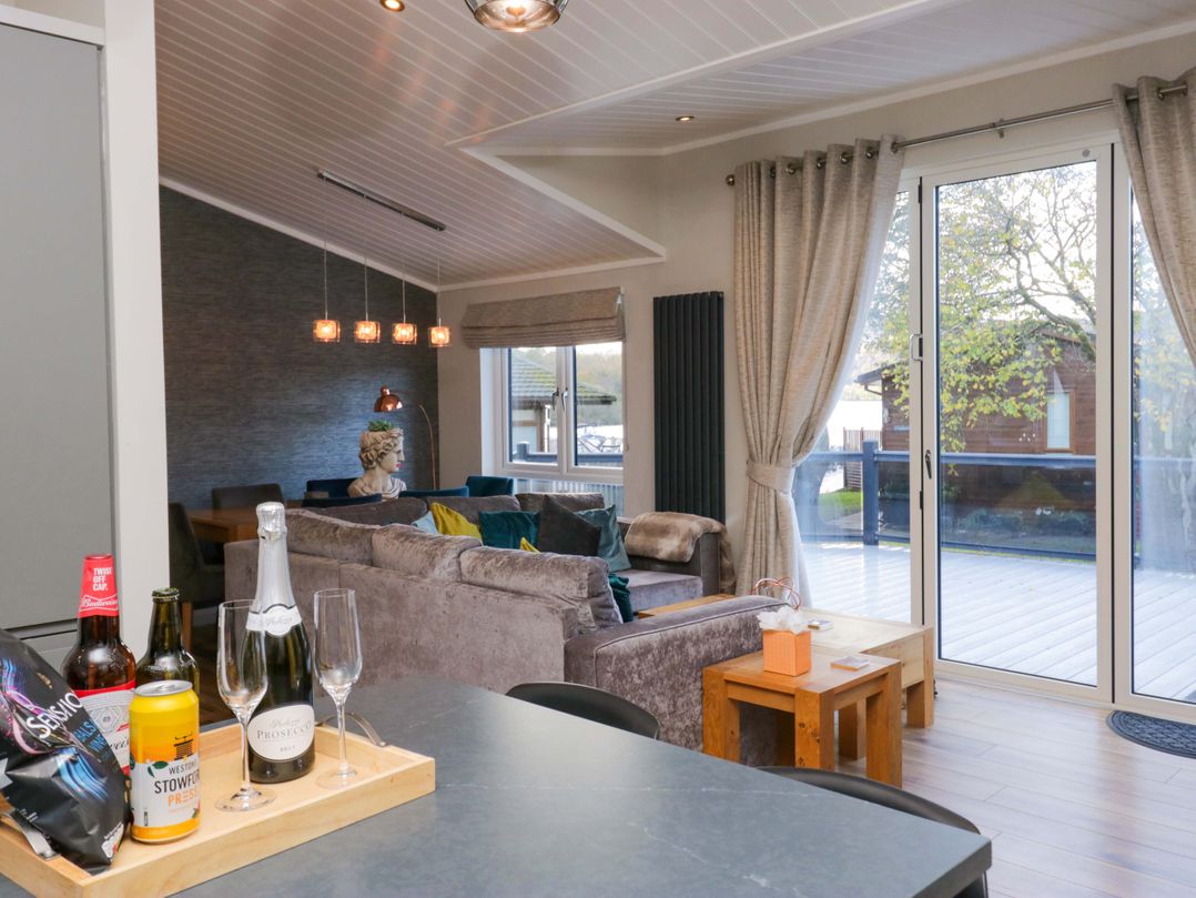 7 Lake View