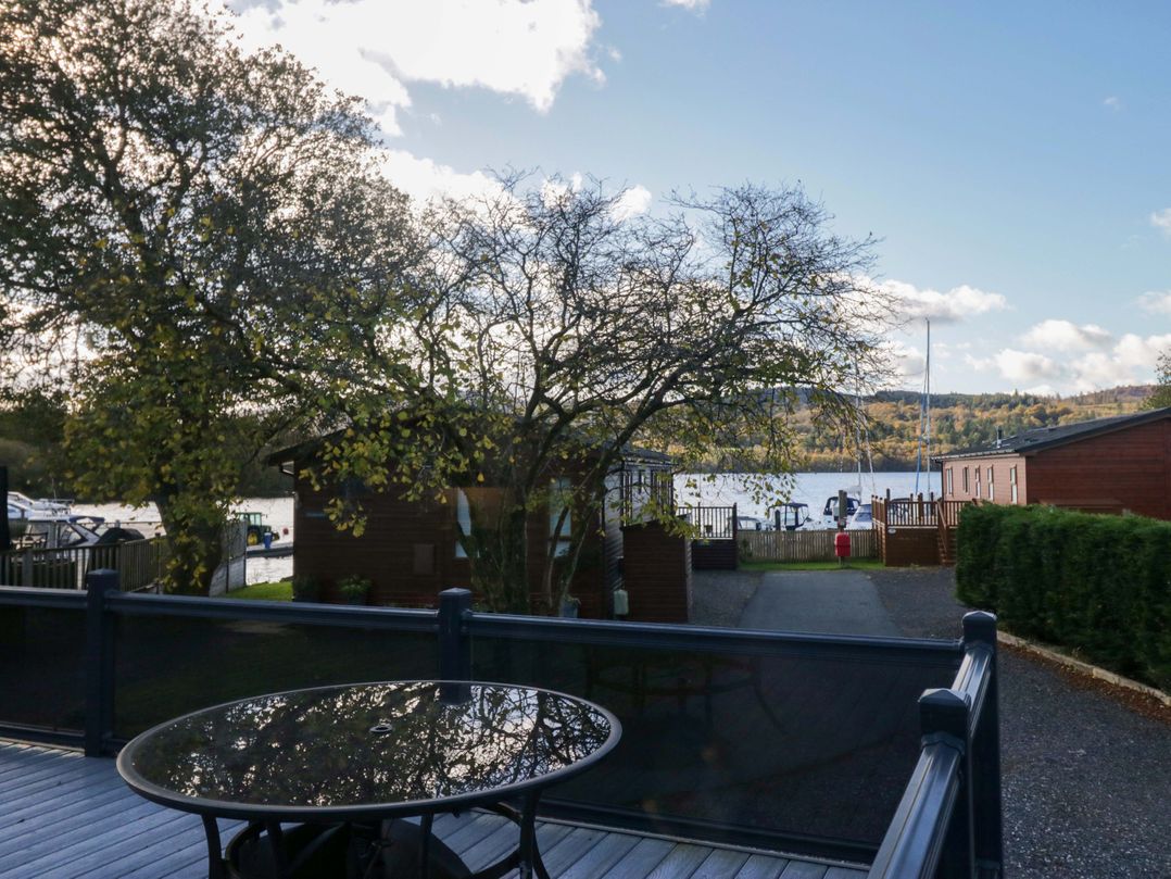 7 Lake View