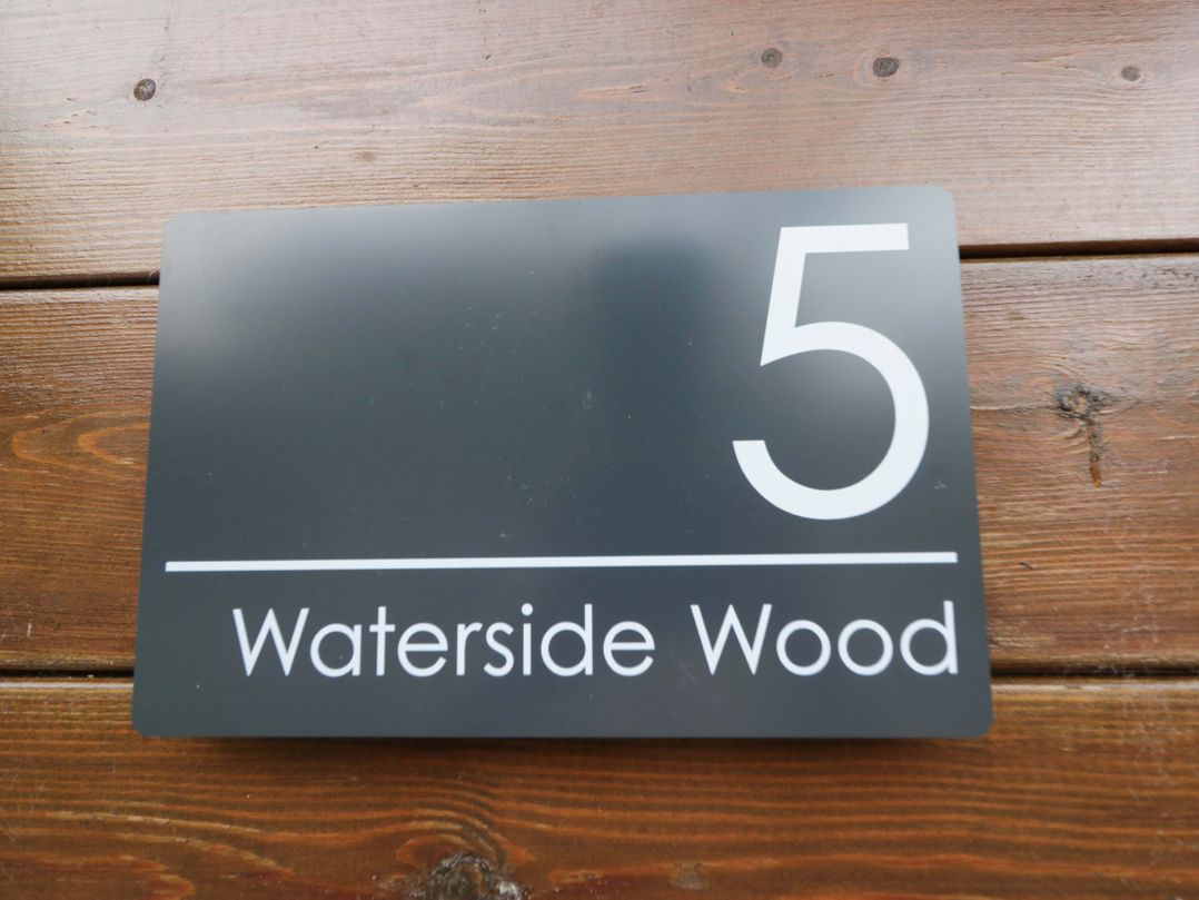 5 Waterside Wood