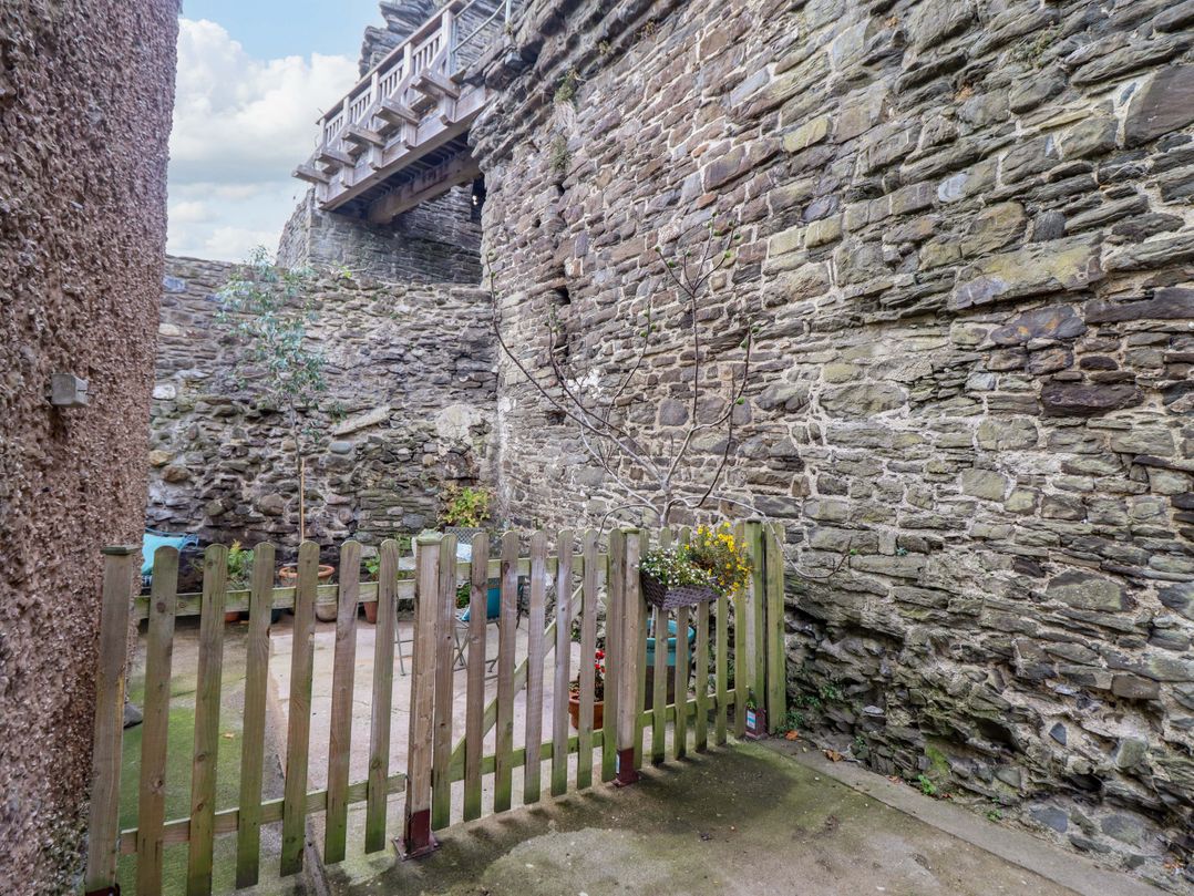 Periwinkle Cottage