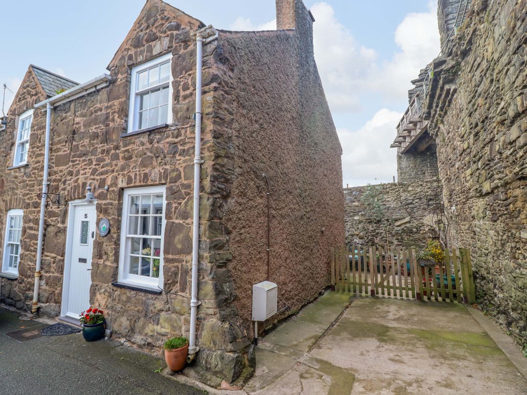 Periwinkle Cottage