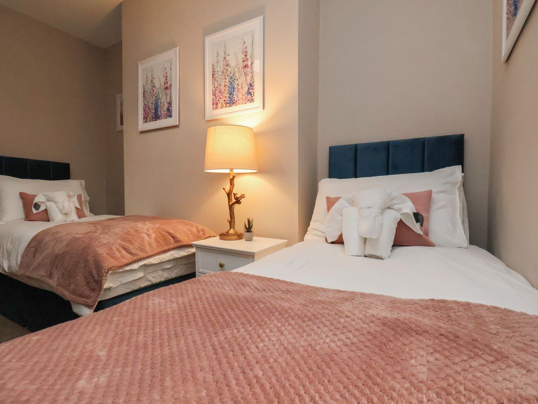 Apartment 2, Blackburn Heights