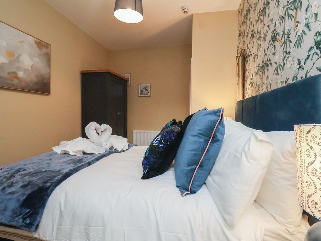 Apartment 2, Blackburn Heights