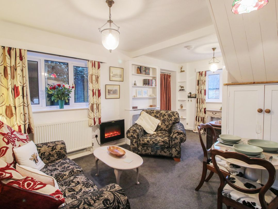 Bumble Bee at 2 Clematis Cottage