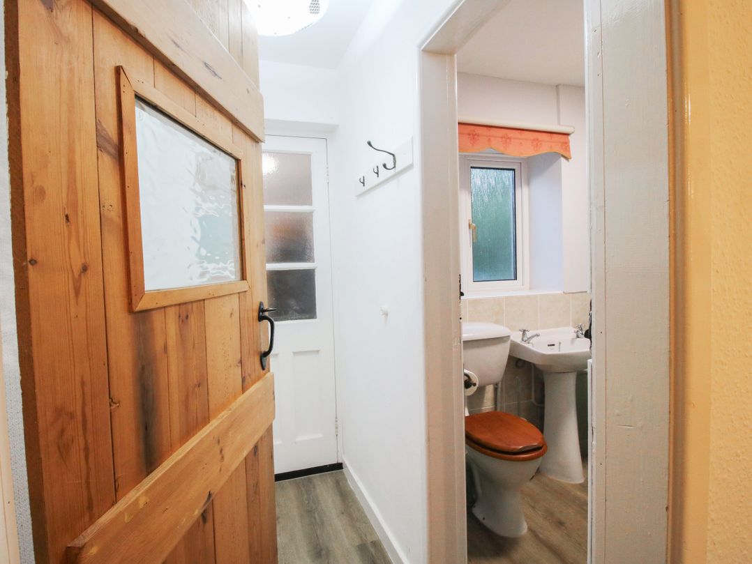 Bumble Bee at 2 Clematis Cottage